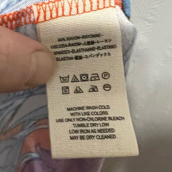 Free People Keepin' On Tee in Red Floral Size XS Boho Festival Keyhole - Picture 9 of 9